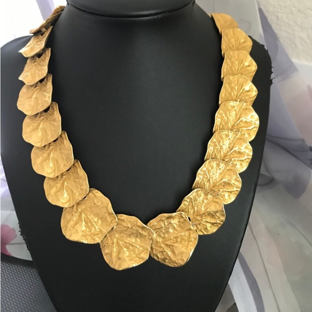 Kenneth Jay Lane KJL Vintage Necklace.Matte Gold Ginko Leaf Necklace